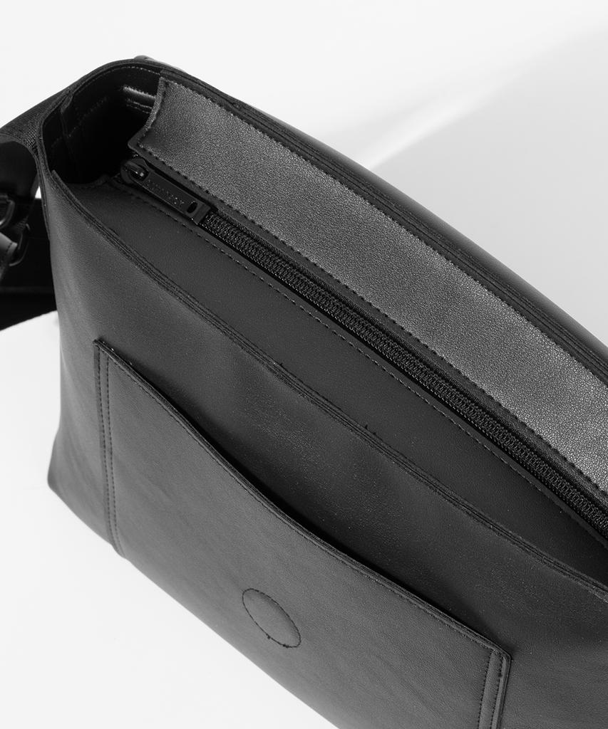 Qualpack Essential Crossbody Bag 309 Black