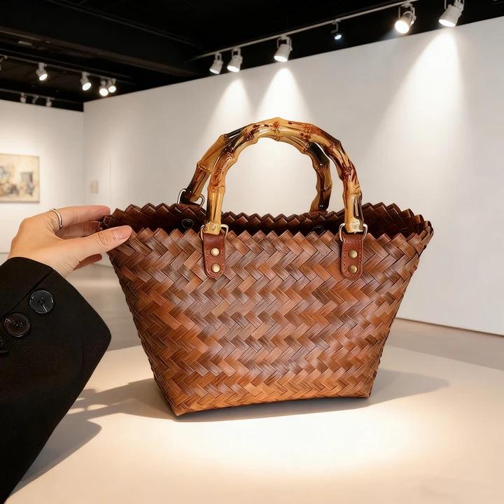 Large Capacity Handmade Rattan Straw Handbag: Woven Picnic & Souvenir Basket