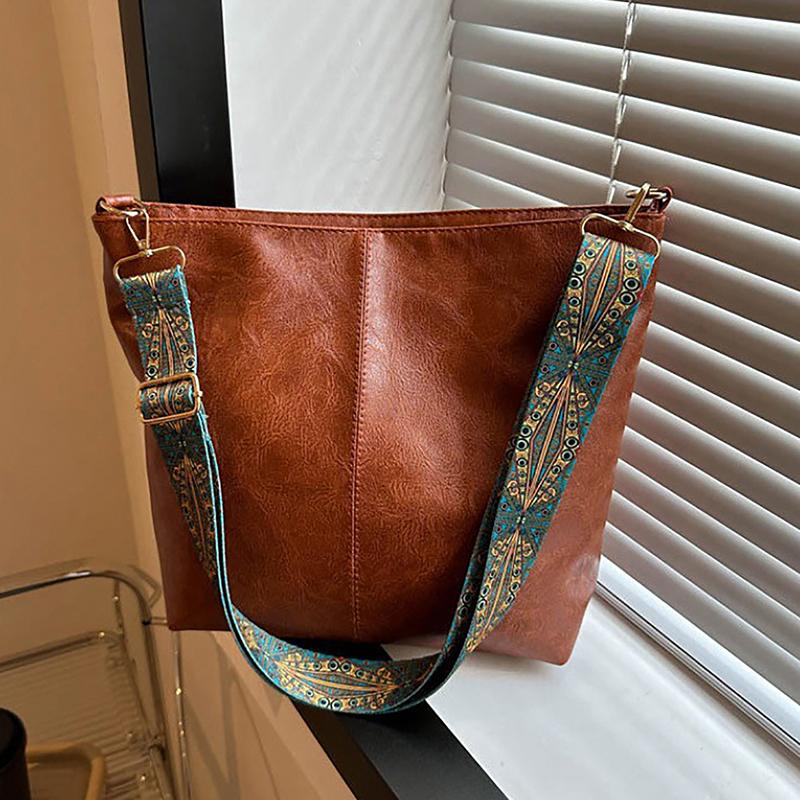 Vintage Solid Color Women  Shoulder Sling Bag High-Capacity Simple Wide Strap Bucket Crossbody Bag
