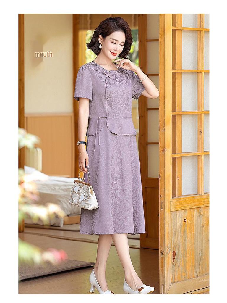Elegancka letnia sukienka w stylu chińskim na rok 2025 dla kobiet w średnim wieku: Wyszczuplający, Modny, Design o średniej długości