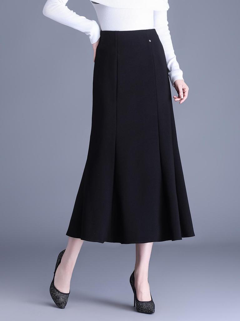 Drapey Fishtail High-Waisted Black Skirt - Slimming, Hip-Hugging, Elegant (2026 Spring)