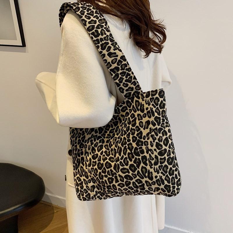 Fashionable Simple Tote Bag Unique Underarm Bag With Zipper Closure For Daily Use