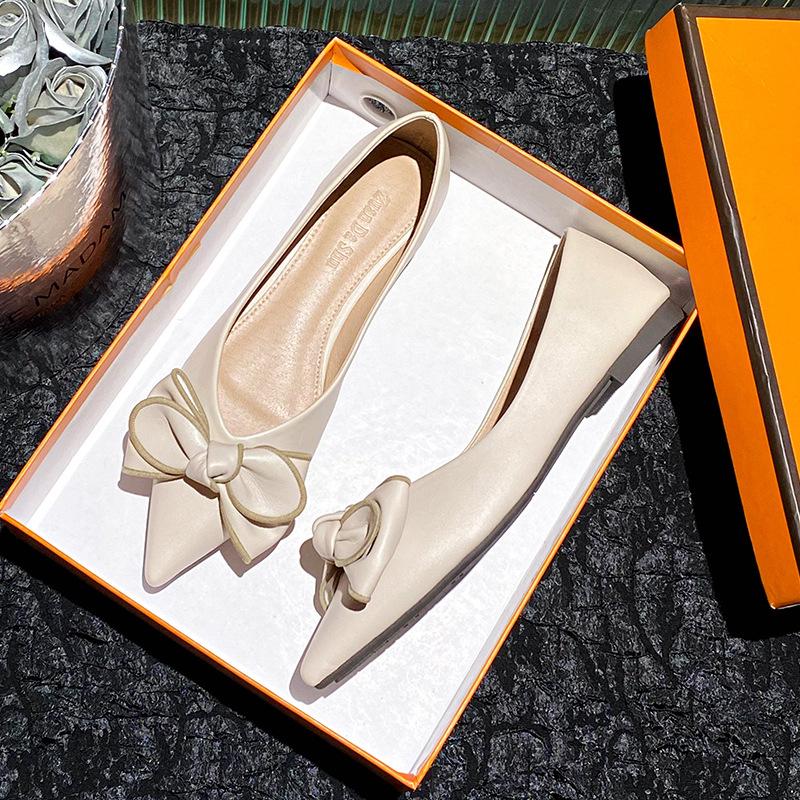 New Women Leather Flat Shoes Beautiful Pointed Toe Casual Boat Shoes Fashion Bowknot Slip-on Loafers