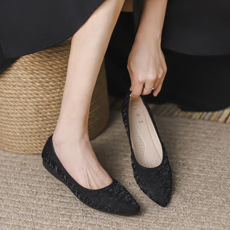 

Модные флуоресцентные цвета рыбья чешуя женские балетки с острым носком шелковые балетки 41-45 большой размер мягкие мокасины женские 5 чёрный