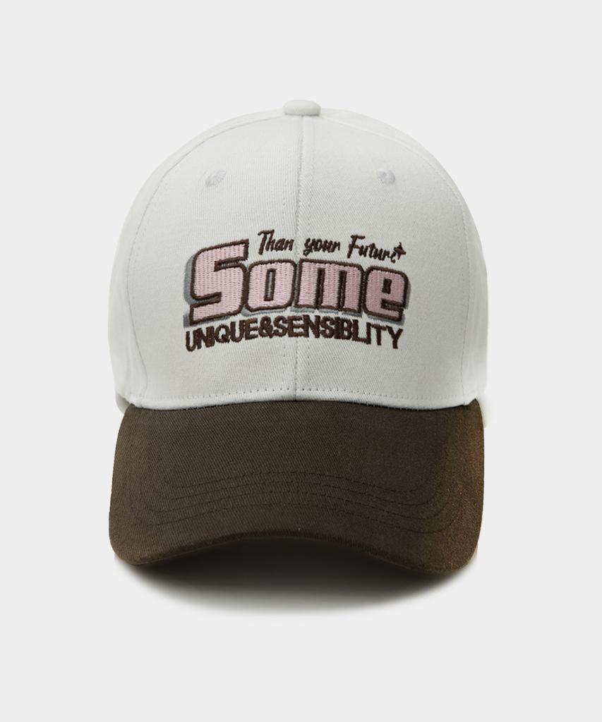 SOME PLACE Two-Tone Racing Lettering Logo Embroidery Contrast Cotton Ball Cap [Brown]