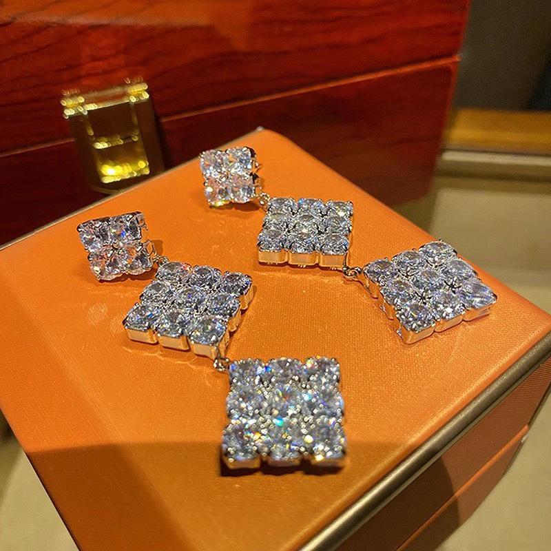 Geometric Small Fragrant Style Earrings For Women, Fashionable And Elegant Temperament Earrings, Light Luxury High-End Jewelry