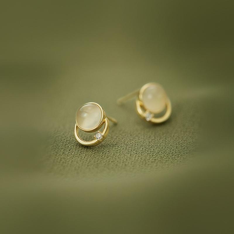 

Court-style 925 sterling silver high-end mother-of-pearl earrings 925 Silver