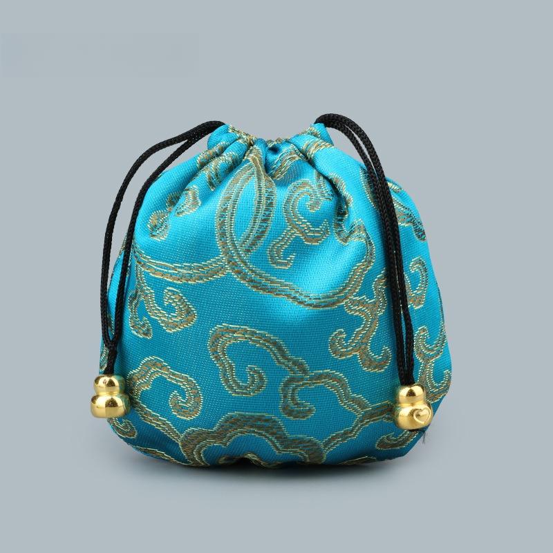 Chinese Style Silk Brocade Jewelry Packing Pouches for Necklace Earrings Jewelry Packaging Jewelry Organizer