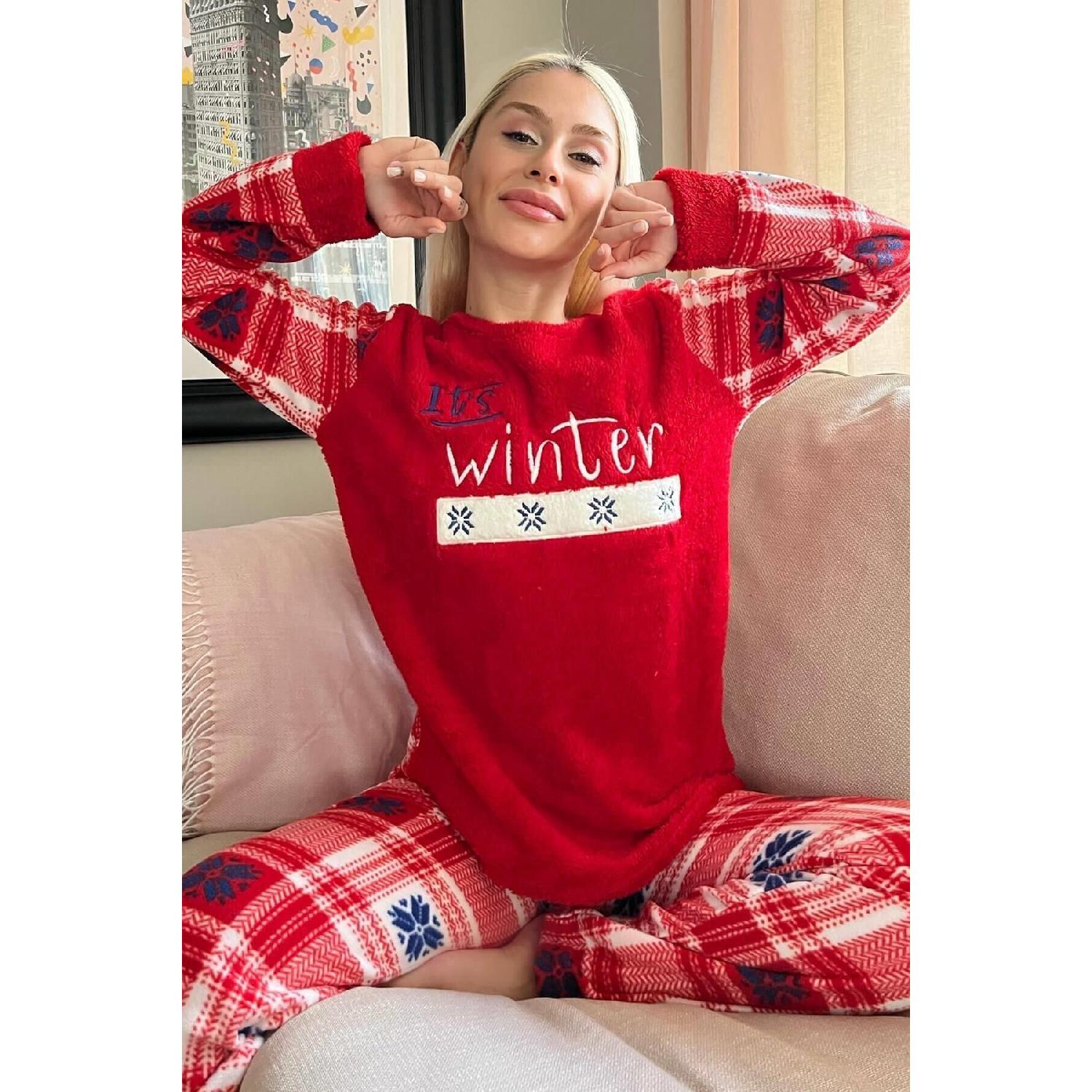 

Red It s Winter Patterned Women s Plush Pajama Set S червоний