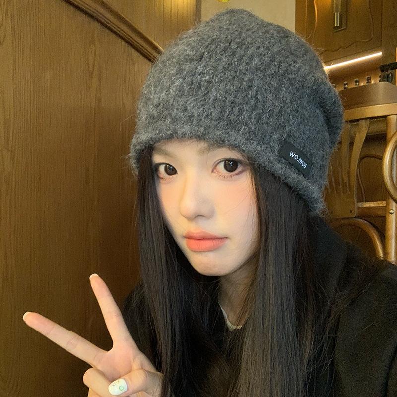 Autumn and winter hats women's cold hats big head circumference versatile knitted thin crimped outdoor stacking hats women's winter