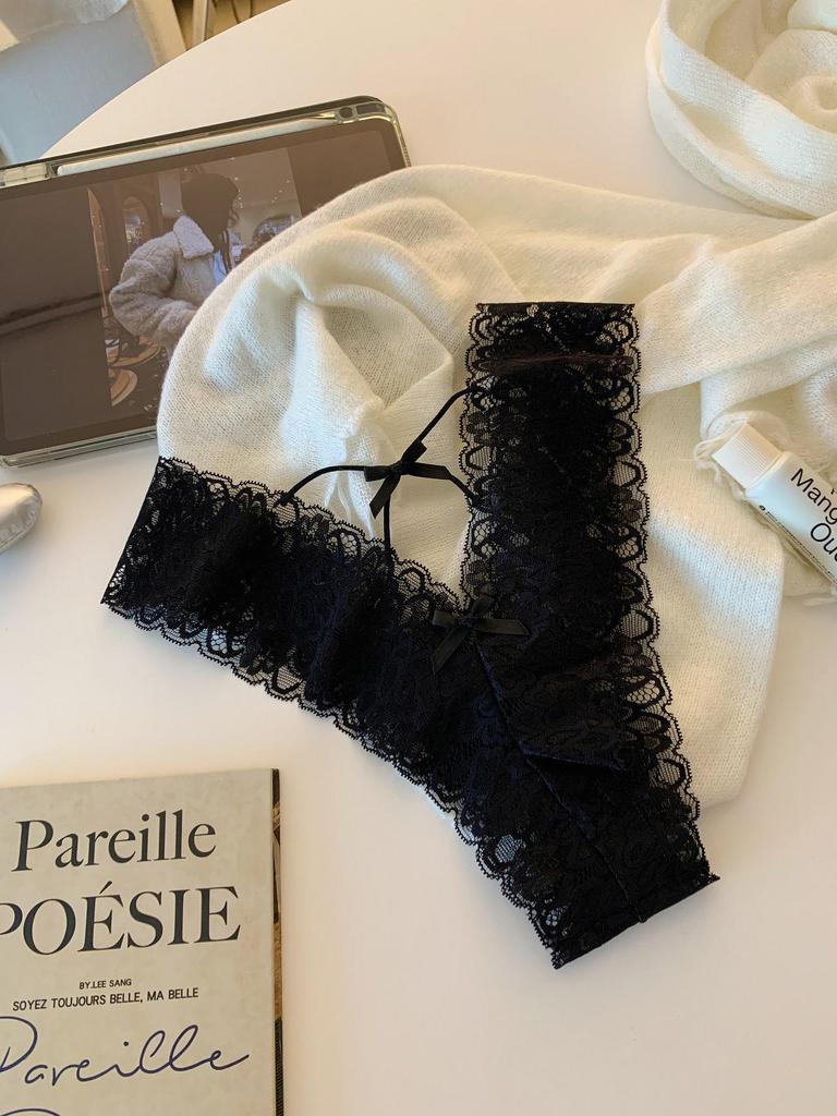 Women's Sexy Ultra-Thin Jacquard Lace Panties with Bowknot and Criss-Cross Straps - Mid-Waist Triangle Briefs