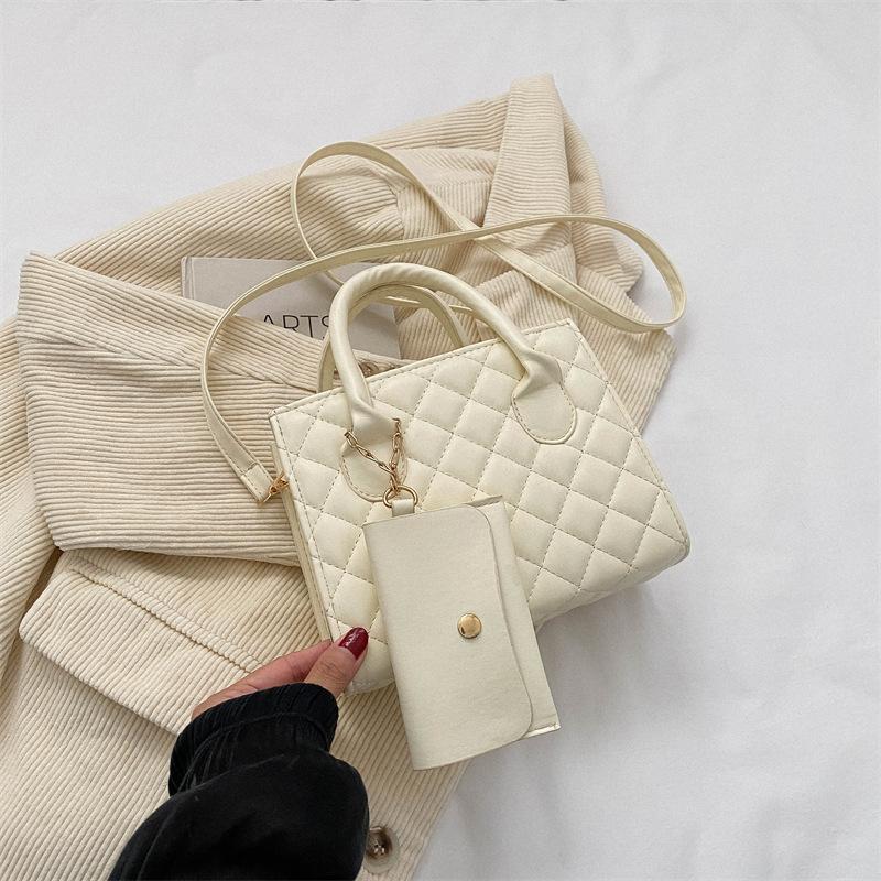 Popular women's handbags autumn new fashion shoulder bags simple small square bags casual commuter messenger bags