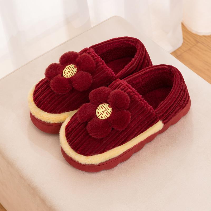 Autumn and winter wedding cotton slippers red pair bag with newlywed couple groom and bride dowry festive winter wedding shoes