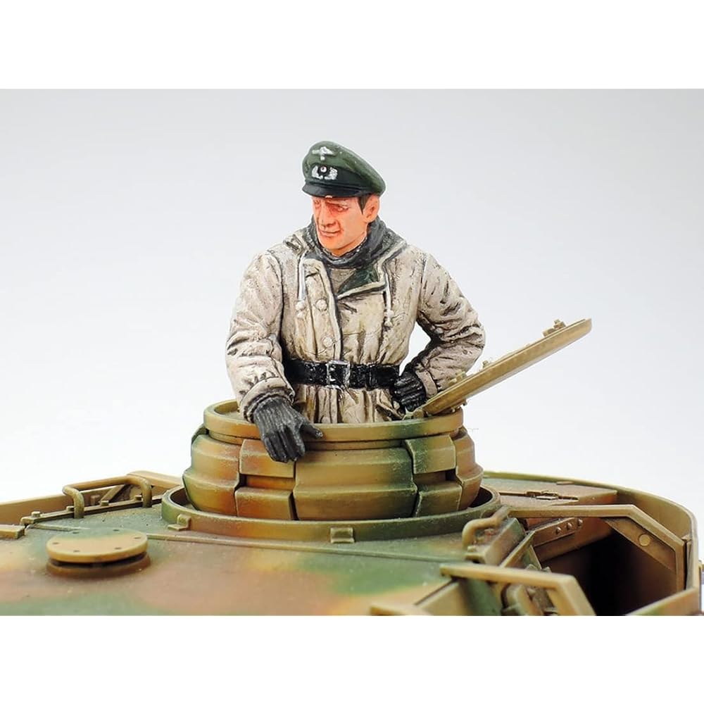 Tamiya 1/35 Military Miniature Series No. 209 German Army Panzer IV H Type Early Plastic Model 35209
