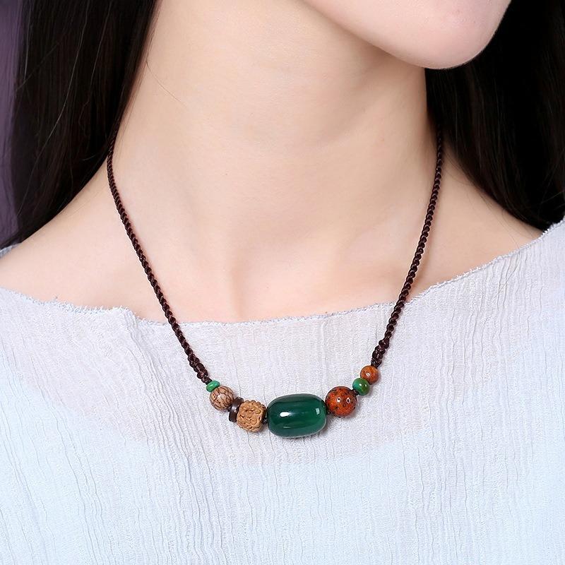 GEMCHIC Women's Vintage Ethnic Style Bodhi Seed and Agate Beaded Necklace Short Clavicle Chain Zen Jewelry