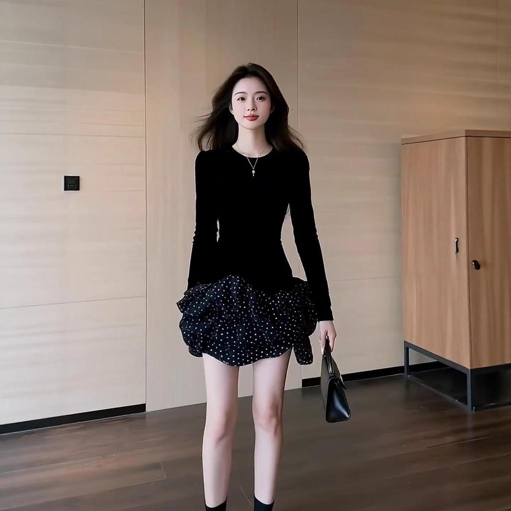 2025 Autumn Black Velvet Polka Dot Slim-Fit Round Neck Dress