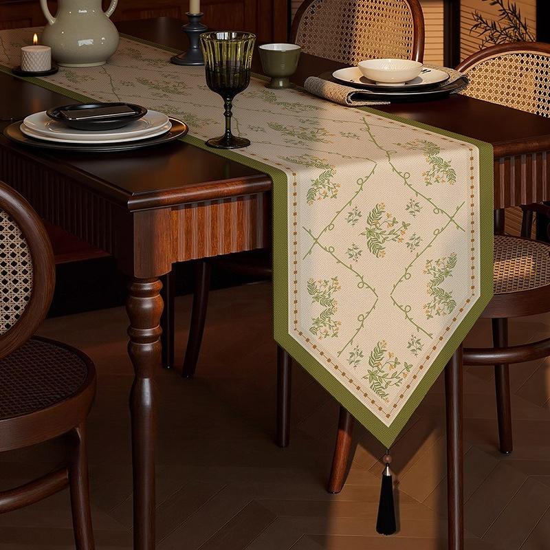 French Pastoral Style Table Flag Luxurious Retro Tassel Table Runner Suitable for Dining Tables TV Cabinets and Side Tables Middle Decorative Banner