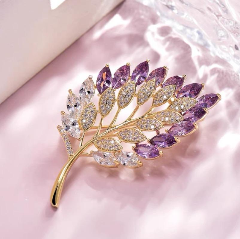 1 st Kvinnors Eleganta Romantiska Brosch Lila Blad Blomma Legering Kristall Växtbrosch Fest Födelsedag Smyckestillbehör