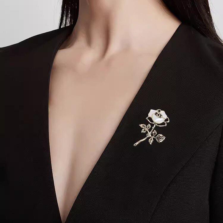 Little Prince Rose Brooch, High-End Women'S Exquisite Imitation Shell Brooch, Niche Design Sense, Pin, Suit And Accessories