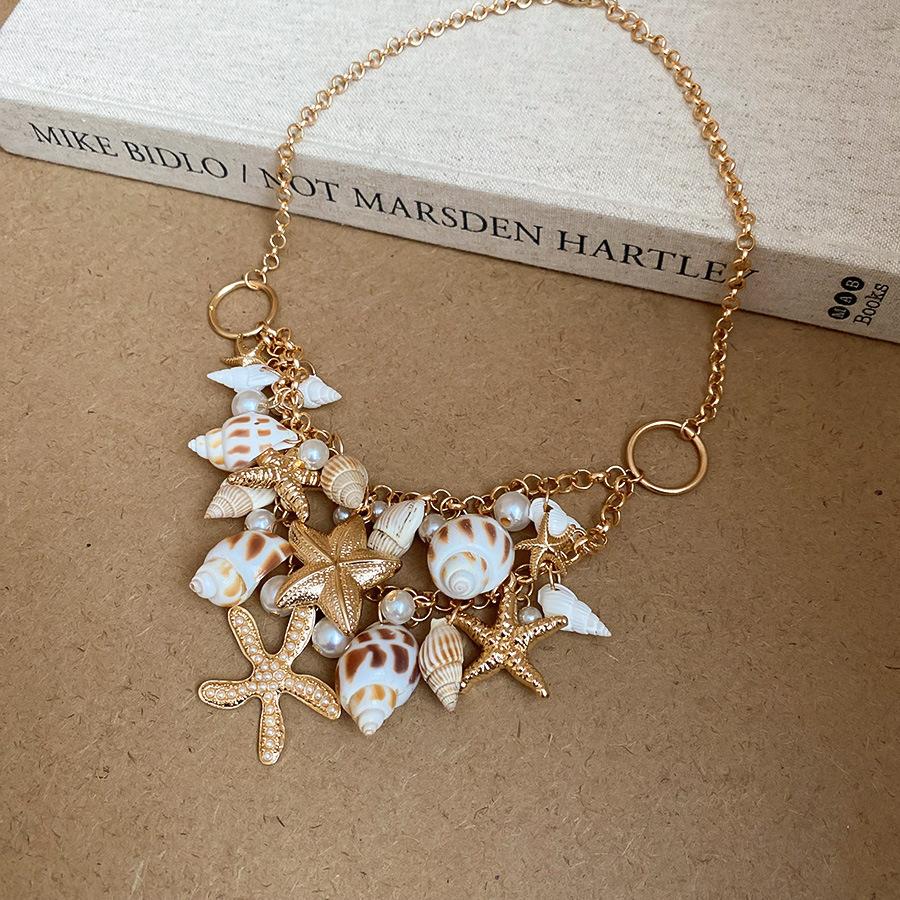 European and American Retro Color Shell Pendant Necklace Niche Collarbone Chain Design Niche Item Decoration
