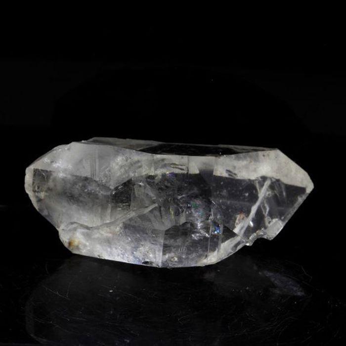 Pierres et Minéraux. Quartz biterminé + inclusion Baryte. 78.25 ct. Freney d'Oisans, Isère, France.
