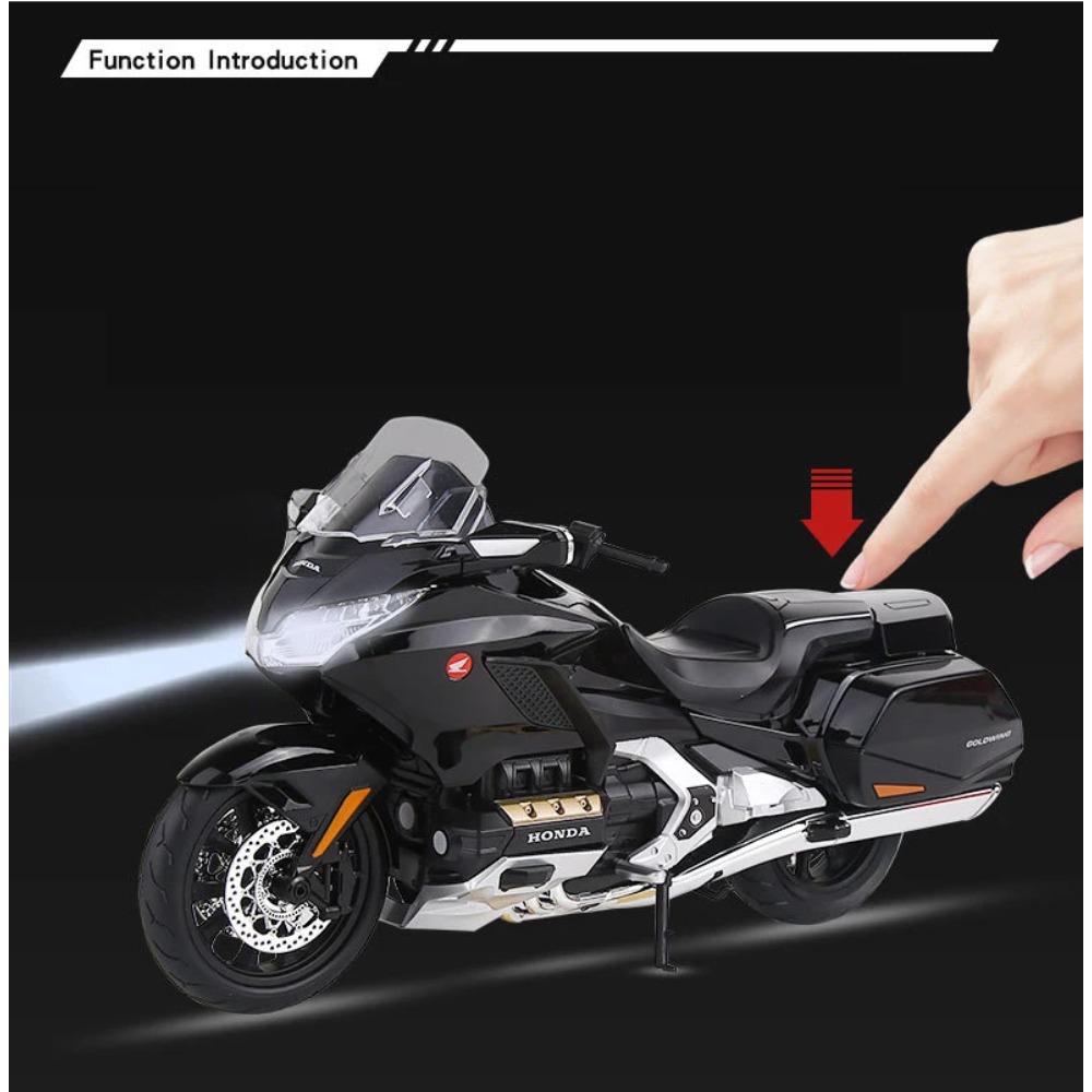 1/9 Honda Gold Wing Tour GL1800 Alloy Die Cast Motorcycle Model Vehicle Collection Sound and Light Off Road Autocycle Toys Car