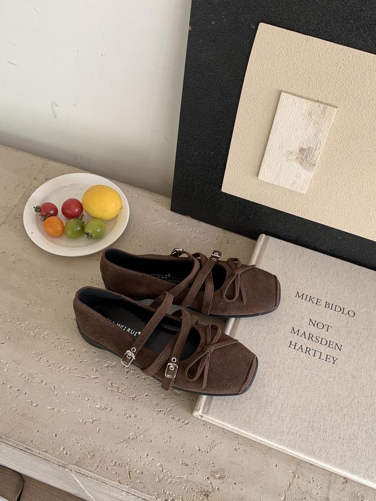 Mary Janes aus Leder im Retro-Stil mit eckiger Spitze - Flacher Absatz, Bequeme Damen-Abendschuhe 2025