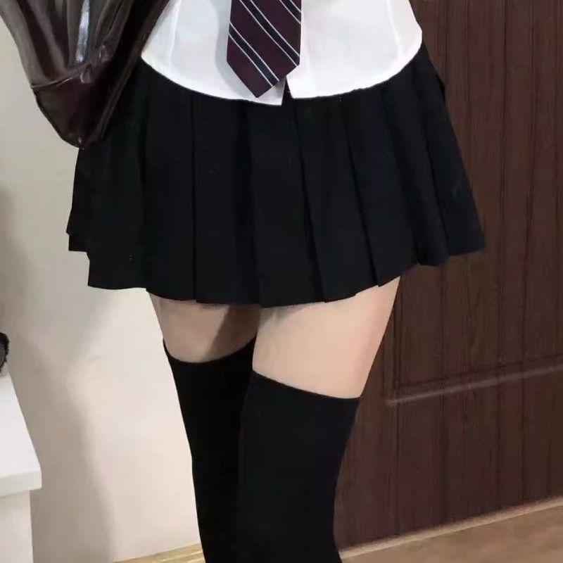 Set cămașă cu mânecă lungă albă pentru femei, croială slim-fit, stil academic și fustă plisată