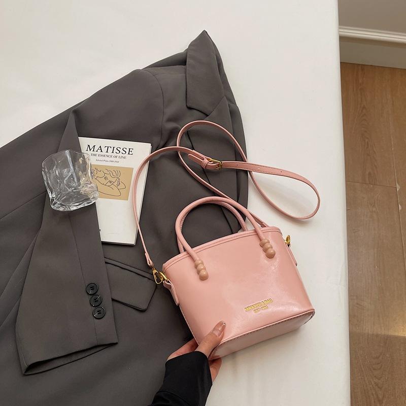 High-end Contrasting Color Portable Bucket Bag Women's New Spring and Summer Fashion Messenger Bag Commuter Small Bag