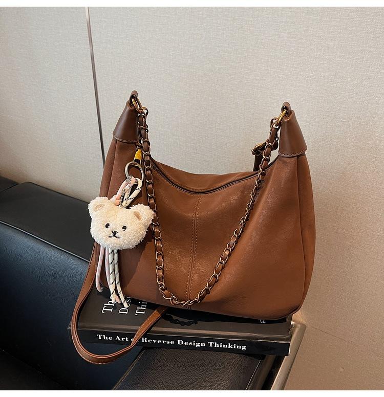 Large capacity versatile commuter messenger bag women's 2025 new fashion retro tote bag matte texture shoulder