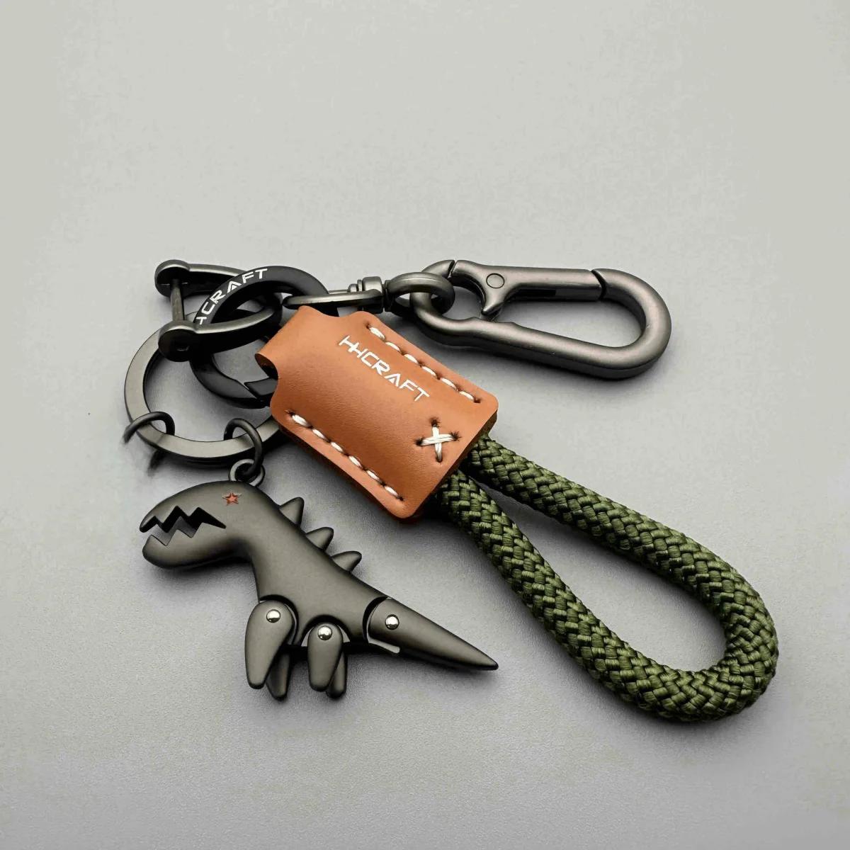 

1SET Motorcycle Decoration Accessories and Car Keychain Single Leather Woven Rope Metal Keychain Handbag Pendant Small Gift