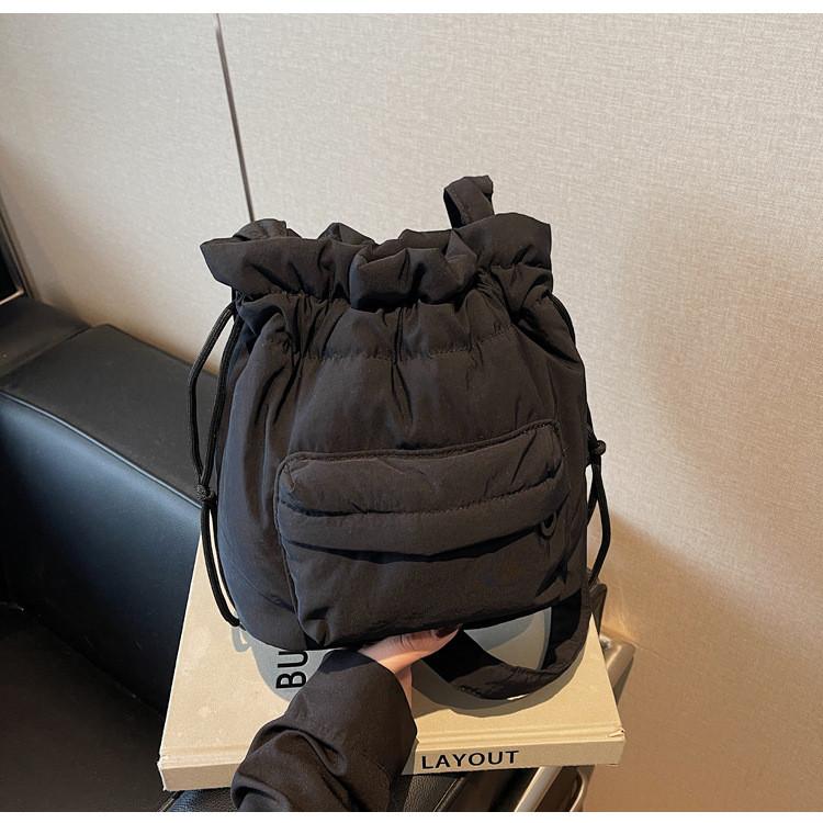 IELGY Korean Pleated Drawstring Nylon Cloth One Shoulder Fashion Niche Crossbody