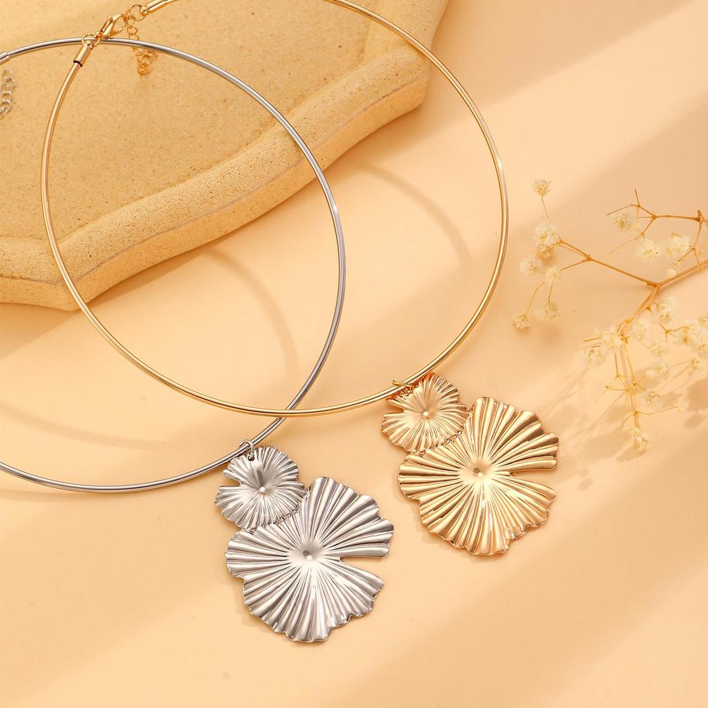 European & American Style Retro Large Petal Choker Necklace - Women's Simple Personality Clavicle Chain Accessory