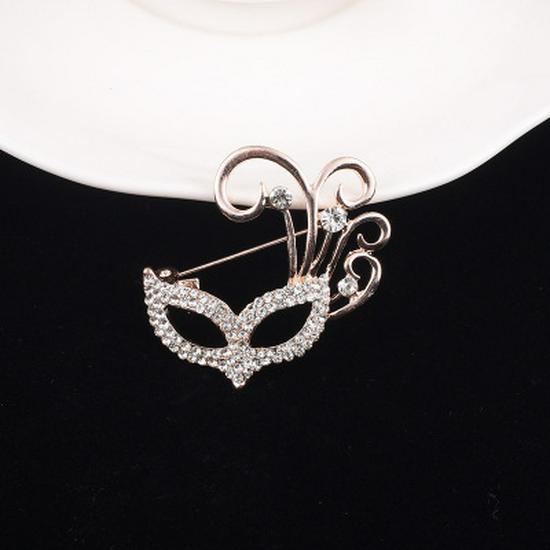 Elegant Women's Pearl & Rhinestone Cartoon Brooch Scarf Buckle with Diamond-Studded Alloy Corsage