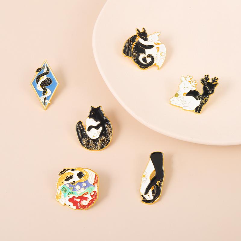 Starry Hugging Animals Enamel Pins Custom Sun Moon Cat Deer Dragon Snake Koi Hands Brooches Lapel Badge Black White Jewelry Gift