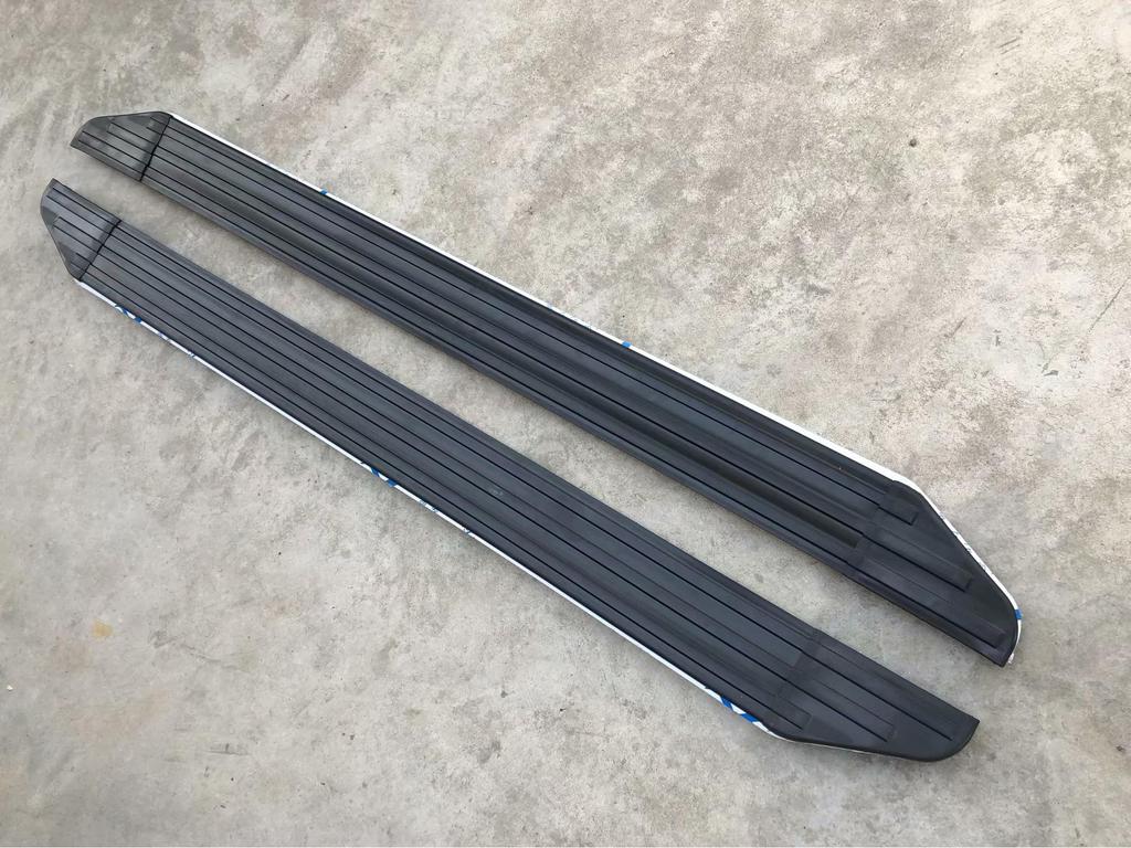 Revised Side Steps for 2009-2016 Toyota RAV4 Welcome Pedals