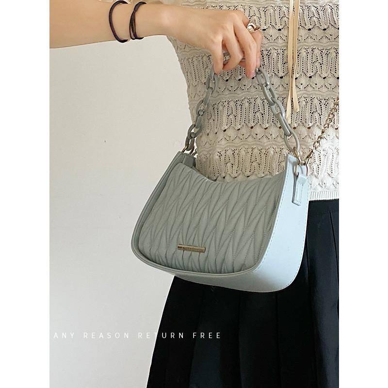 IELGY Women's Pleated Rhombus Messenger Bag, Acrylic Chain Premium Sense Versatile Underarm Shoulder Bag