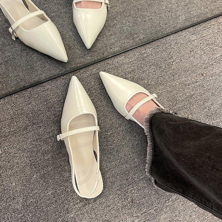 

Остроконечная пряжка ремня, сандалии на плоской подошве 39