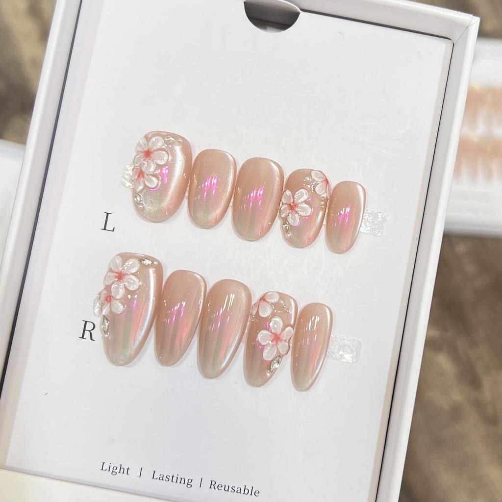 Hand-woven Armor Polarized Cat Eyes Fresh Three-dimensional Carved Manicure Finished Product