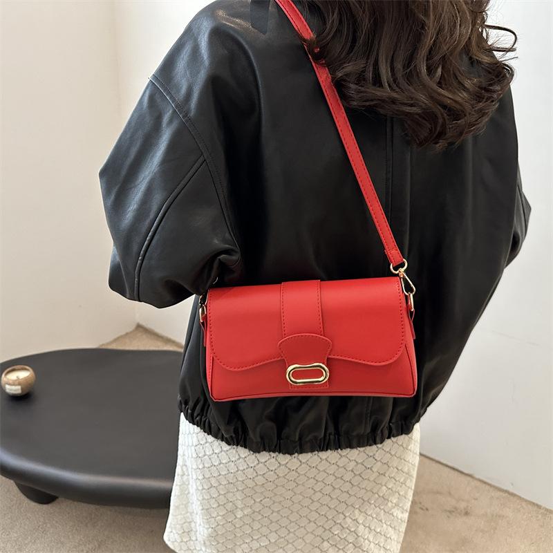 Niche Design Texture Hand Bag 2024 New Foreign Style Simple Casual Foreign Style Personalized Shoulder Armpit Messenger Bag