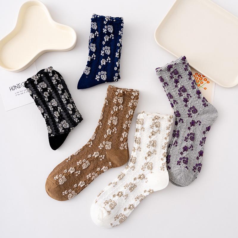 Korean Retro Floral Mid-Calf Embossed Women's Knit Socks