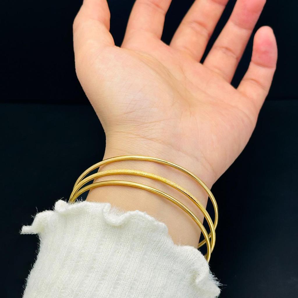Three Worlds Bracelet: Women's Fashion Titanium Steel Gold Bangle - Korean Trend, Versatile, Non-Fading, Simple, Light Luxury Jewelry.