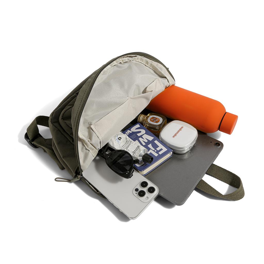 Schoolbag casual backpack Korean version simple nylon backpack commuting travel large capacity backpack college bag