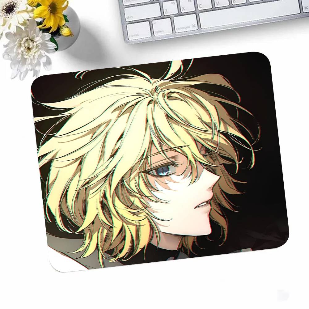 Anime Seraph Of The End Mousepad Small LockEdge Mouse Pad For Gamers Computer Desk Pad Rectangular Anti-slip Rubber