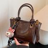 High-end White Small Bag Women's New Spring and Summer Versatile Textured Messenger Bag Super Fire Portable Bucket Bag