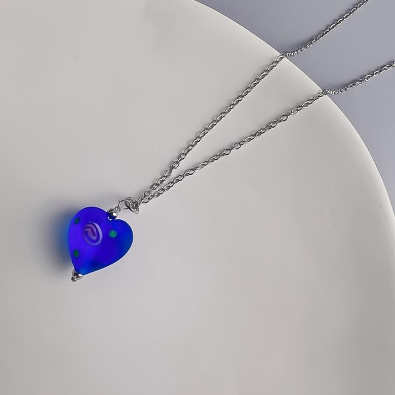 Europäischer und Amerikanischer Neuer Einfacher Liebesrosen-Anhänger All-passende Schlüsselbein-Kette Verstellbare Lange Kette Kalter Wind Halskette