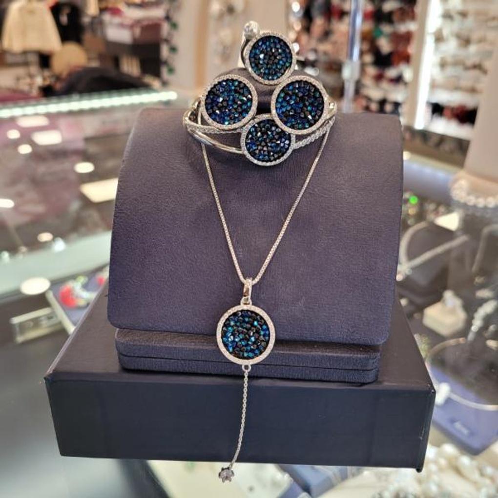 ARTRIA Swallow Cubic Chip One Earrings JTOERFR0021