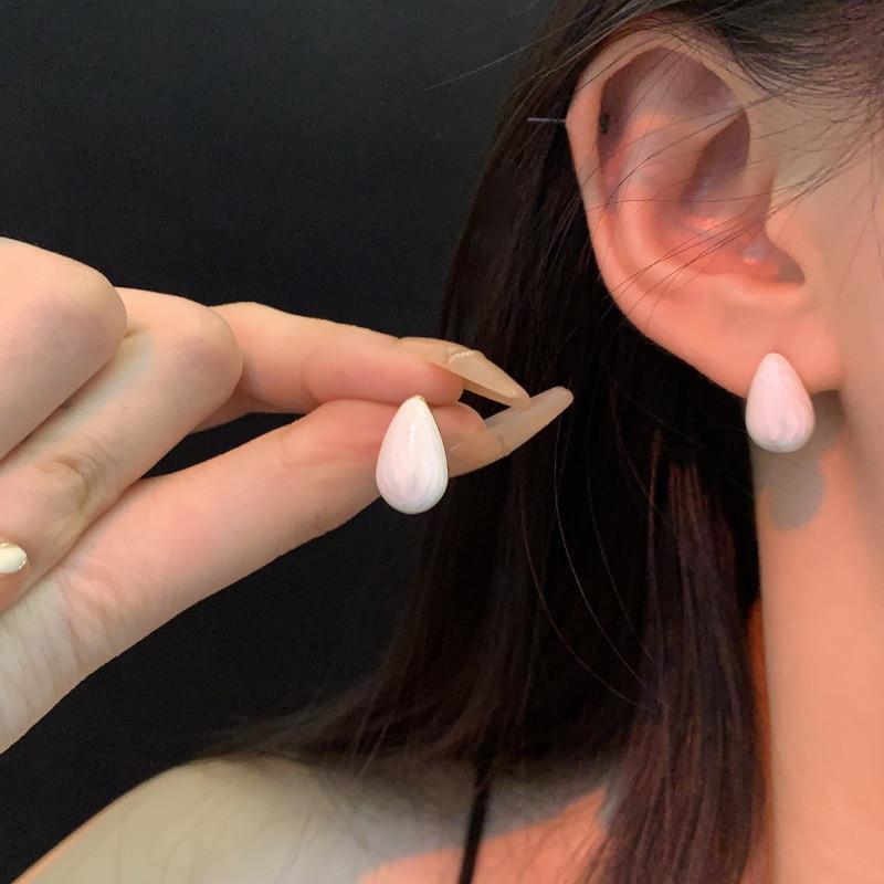 Pinkdudu Fashion 2 Color Melon Seed Stud Earrings Romantic Simple Creative Water Geometric Earring for Women PD1428