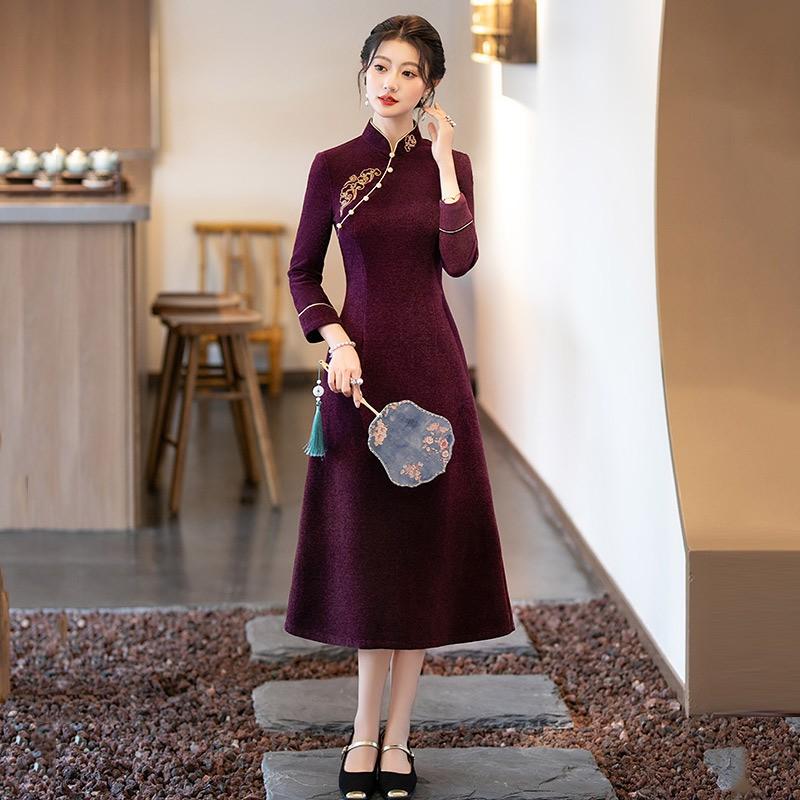 Elegant Vintage-Inspired Long Sleeve Cheongsam Dress Women High-Waisted Fitted Silhouette Chenille Fabric Winter