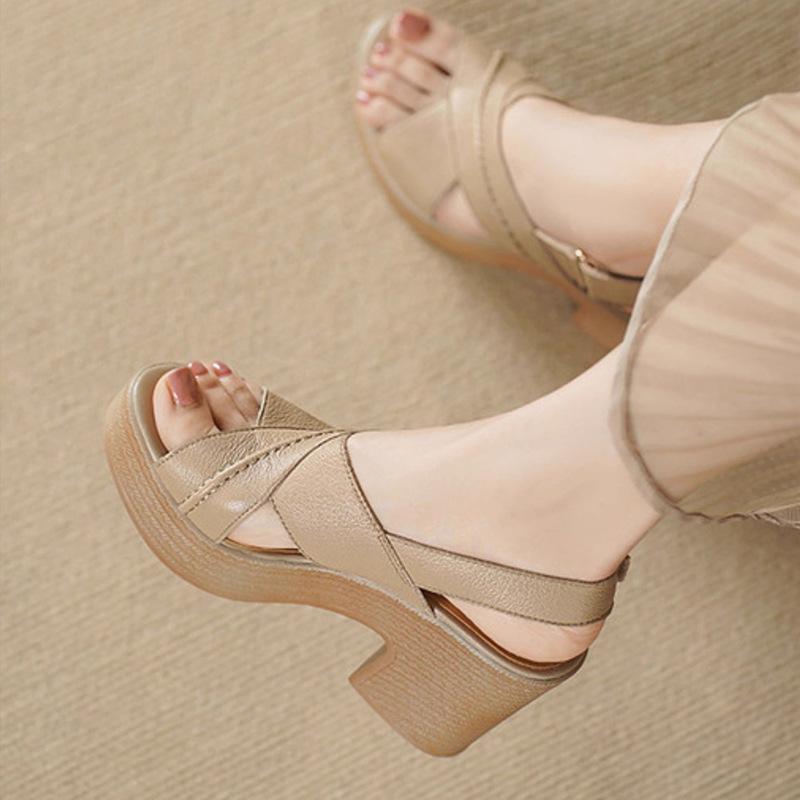 Open-toed thick-soled waterproof table sandals women's summer 2025 new round head high-heeled thick-heeled Velcro Roman shoes